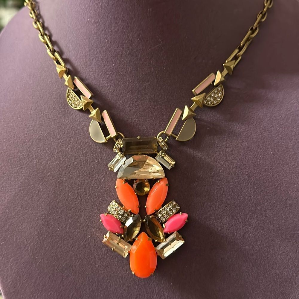 Stella & Dot Pop Geo Necklace Goldtone Coral Color Stones with Crystals